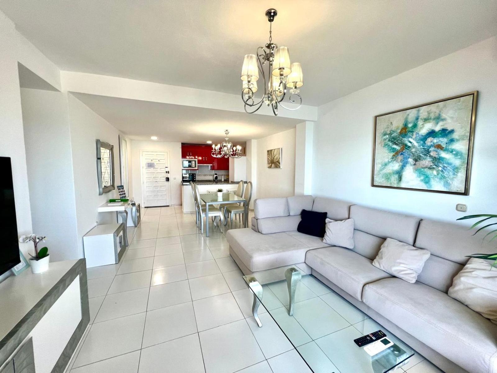 Large Deluxe Front Sea View Benalbeach Appartement *