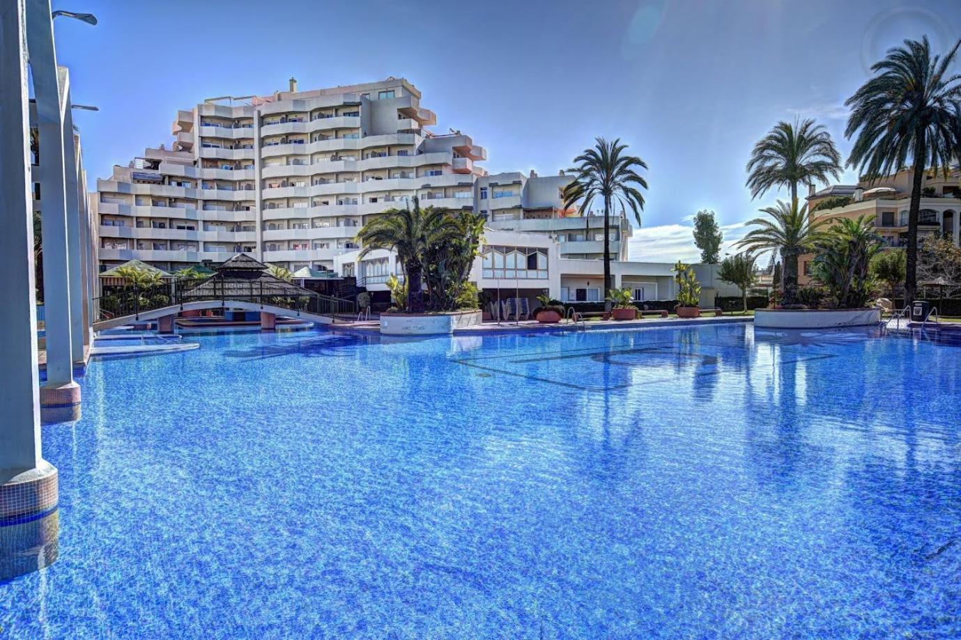 Large Deluxe Front Sea View Benalbeach