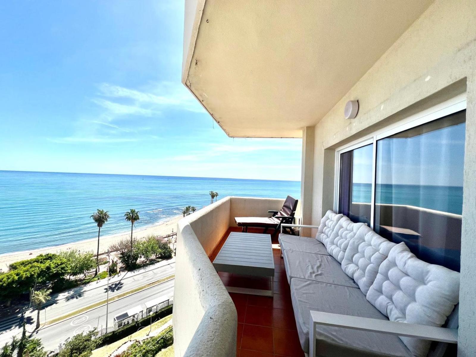 Appartement Large Deluxe Front Sea View Benalbeach