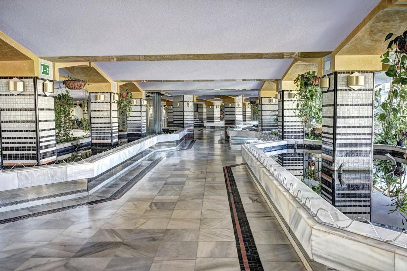 Large Deluxe Front Sea View Benalbeach Apartment